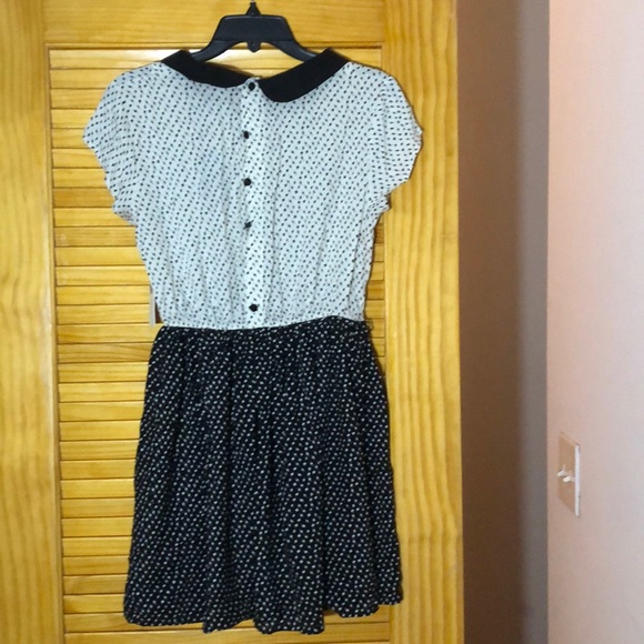 Dress - Picture 2 of 4